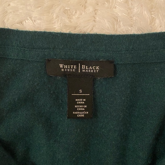 Green sweater - Picture 3 of 3